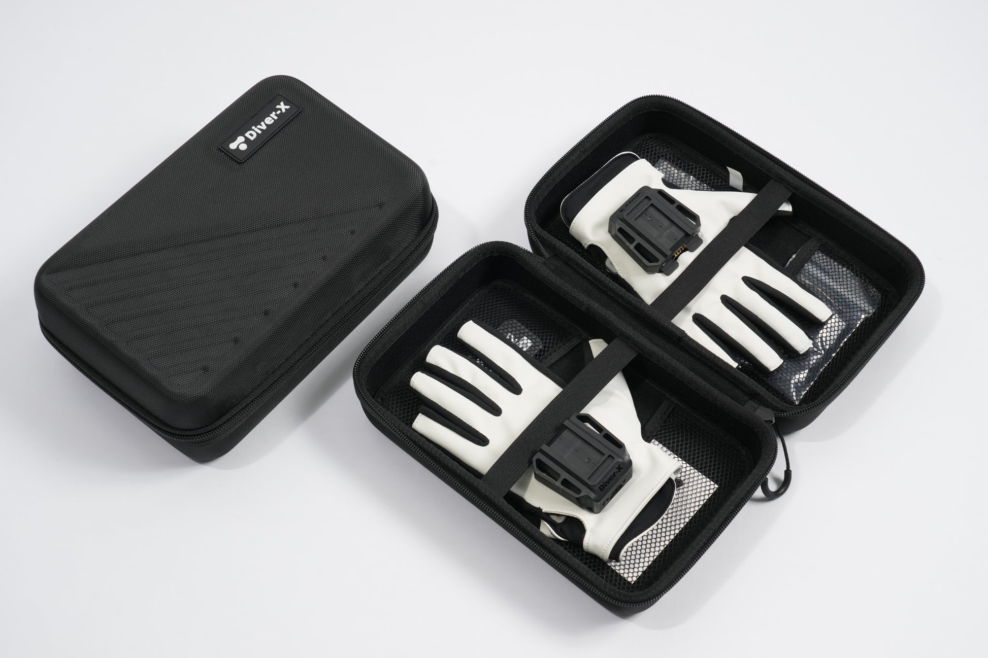 Diver-X ContactGlove2 Magnetra2 専用キャリングケースへの収納(カラーホワイト)