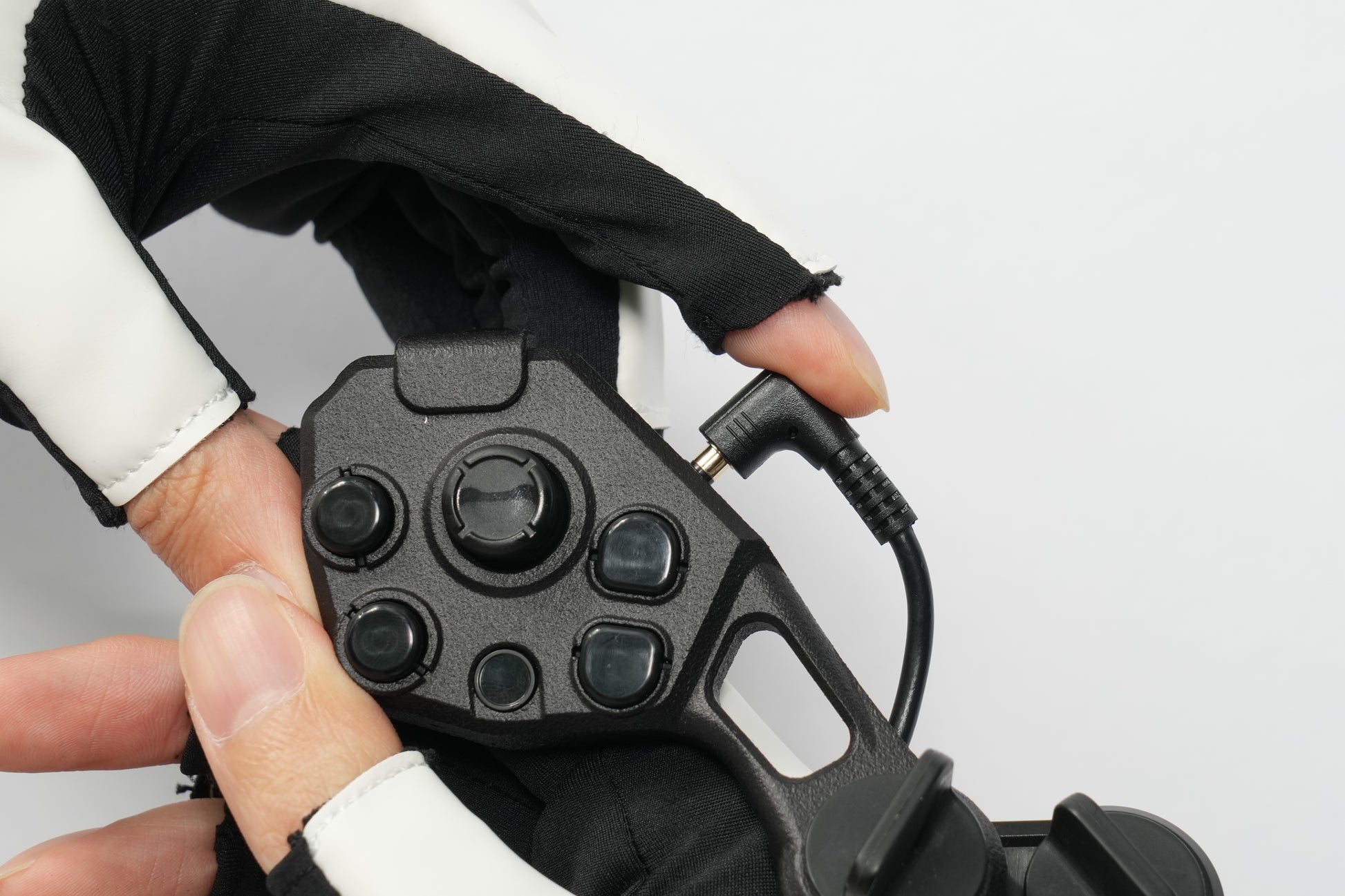 Diver-X ContactGlove2 Magnetra2 接続用TRRSケーブル部分 クローズアップ